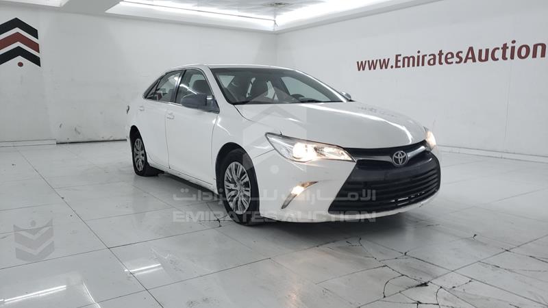 6T1BF9FK6HX692658 Auction: EmiratesAuction Lot: 436635 6T1BF9FK6HX692658 Toyota Camry 2017 WHITE Photo 9