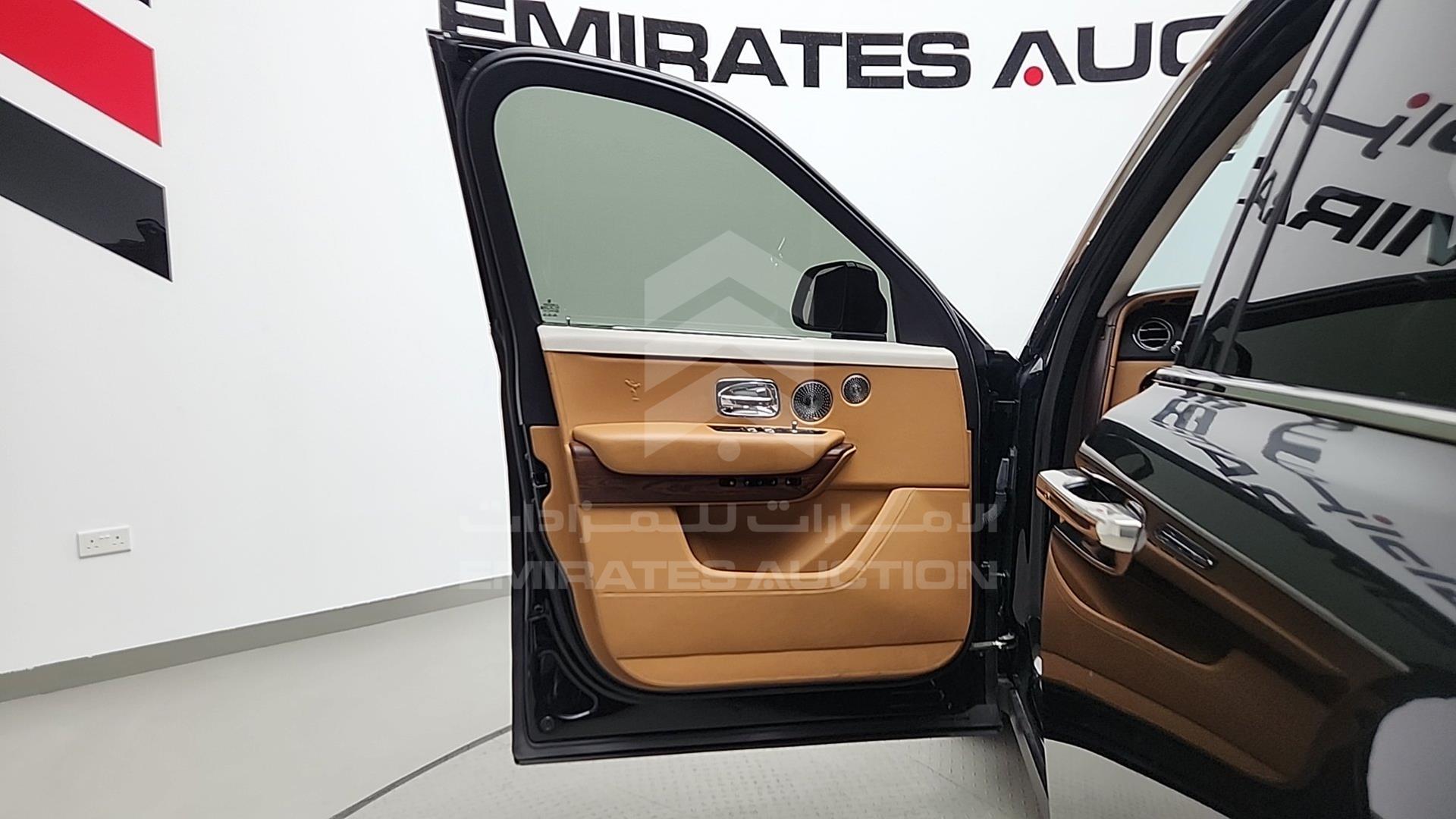 2019 ROLLS-ROYCE CULLINAN VIN: SLA689X58KU113934
