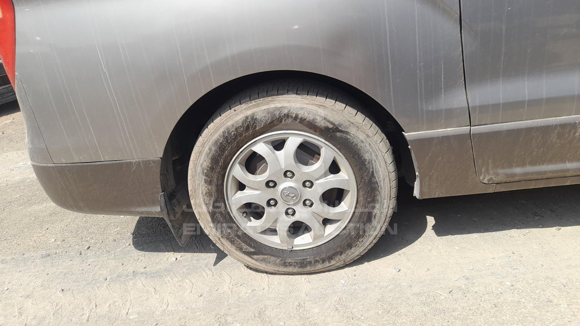 2012 HYUNDAI H1 VIN: KMHWH81R6CU404489