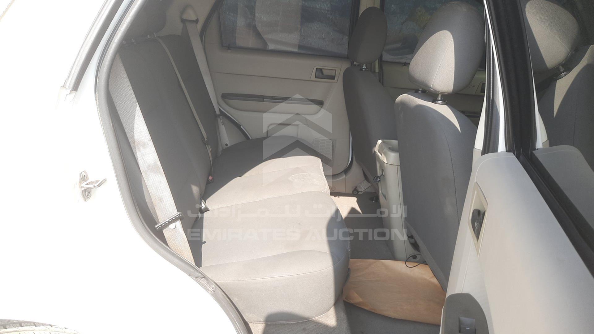 2008 FORD ESCAPE VIN: 1FMCU92188KE43018