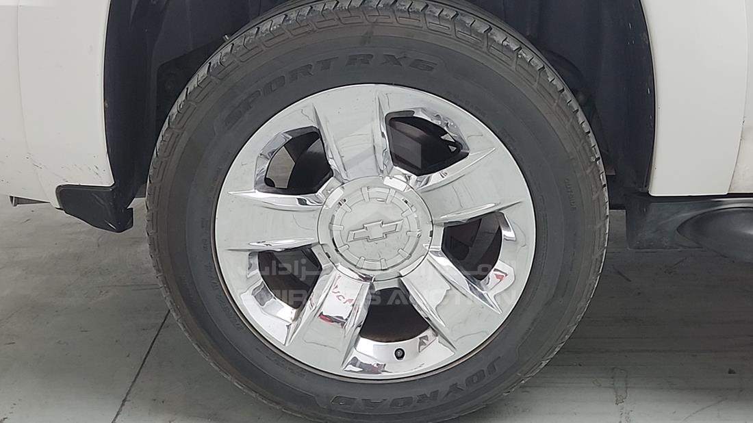 2008 Chevrolet Tahoe — Rear Right Tyre — Photo 33