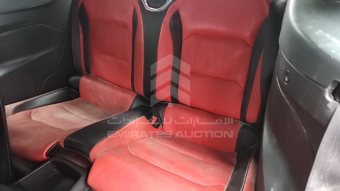 شيفروليه كامارو 2020 — زاوية الراكب الخلفي اليسرى — صورة 20