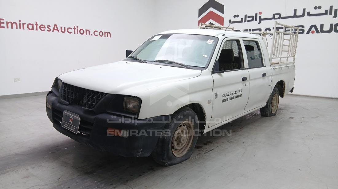 2003 Mitsubishi L 200 — Front Left Angle — Photo 5