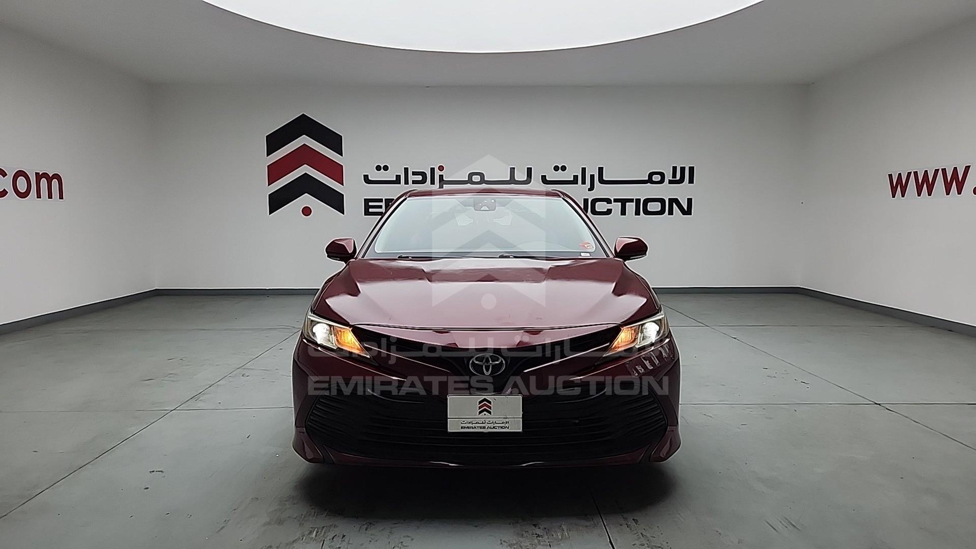 2018 TOYOTA CAMRY VIN: 4T1B11HK5JU566792