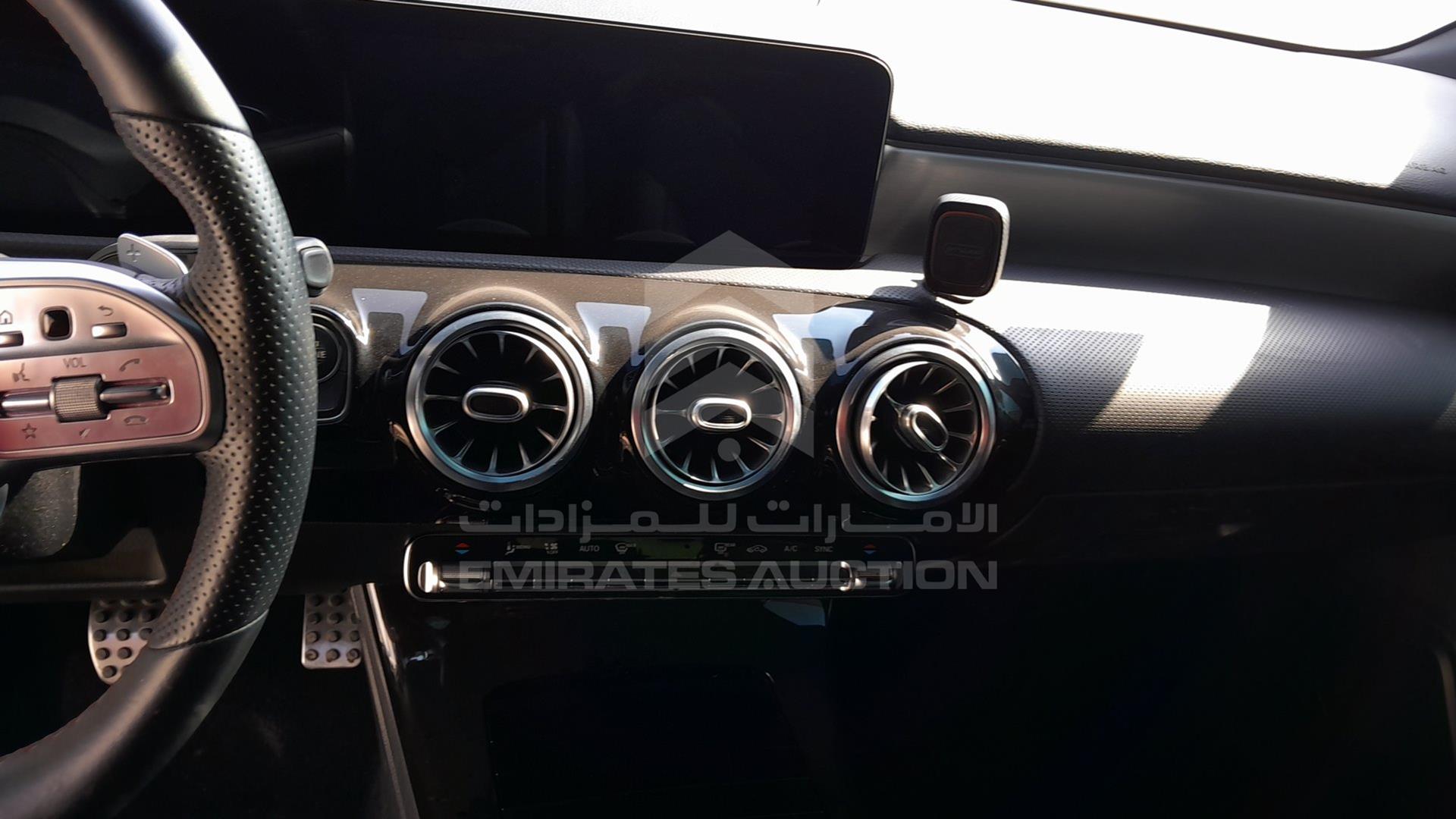 2021 MERCEDES A 200 VIN: W1K3F8HBXMN210295