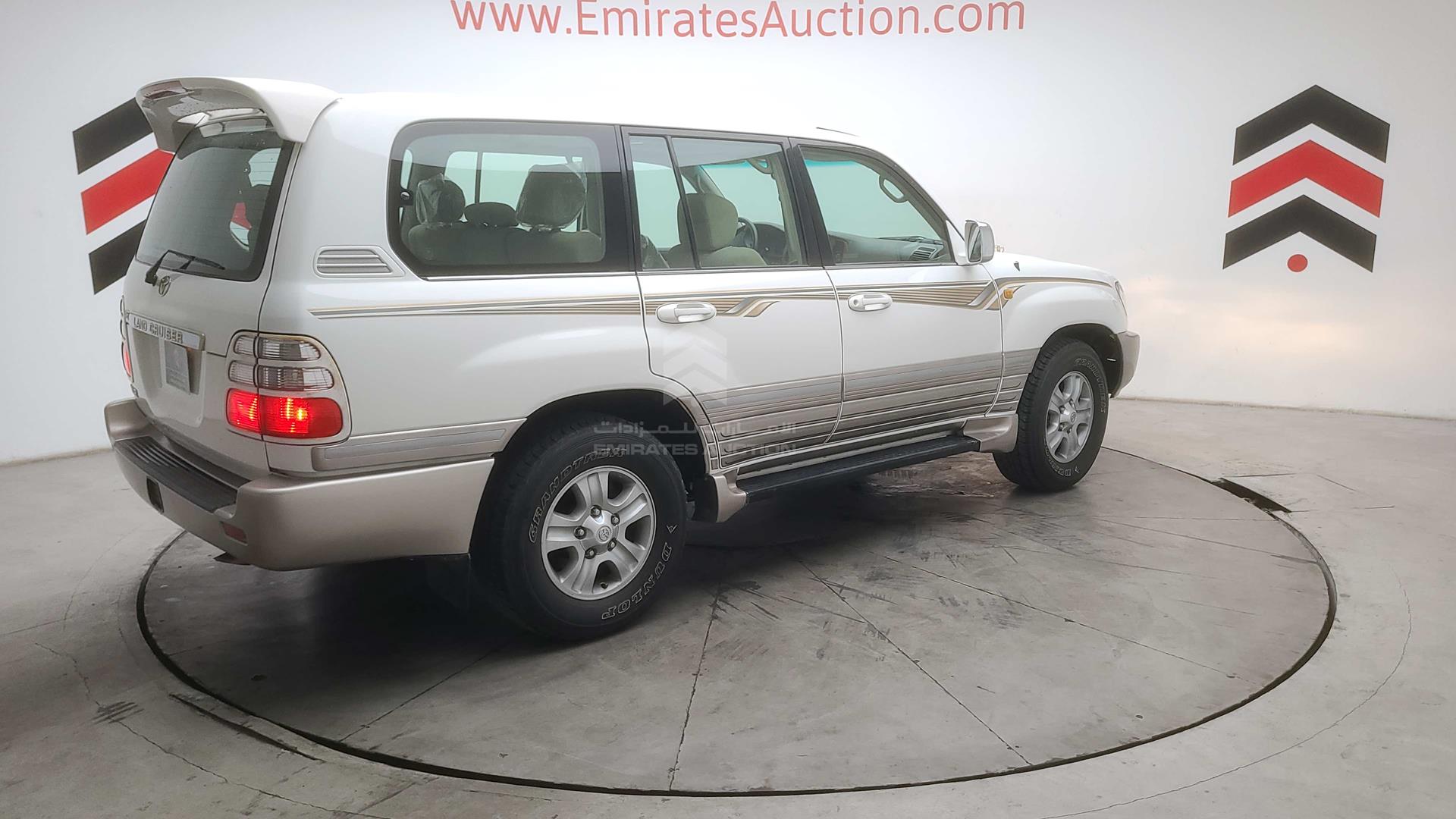 2004 TOYOTA LAND CRUISER VIN: JTEHT05J442060123