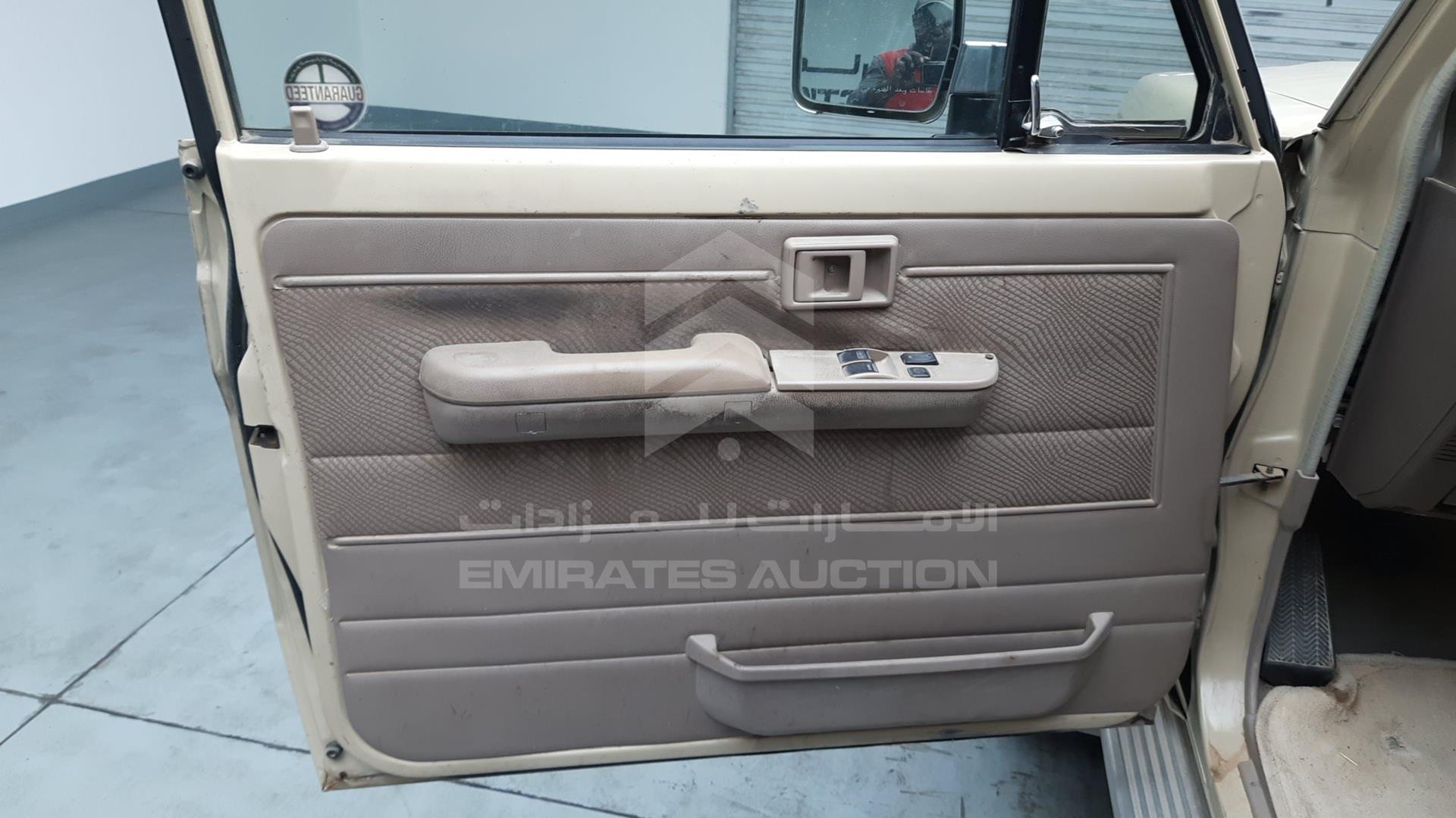 2011 TOYOTA LAND CRUISER VIN: JTFLU73J5B4521104