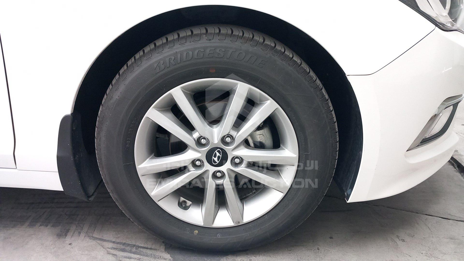 2017 HYUNDAI SONATA VIN: KMHE241G1HA289135
