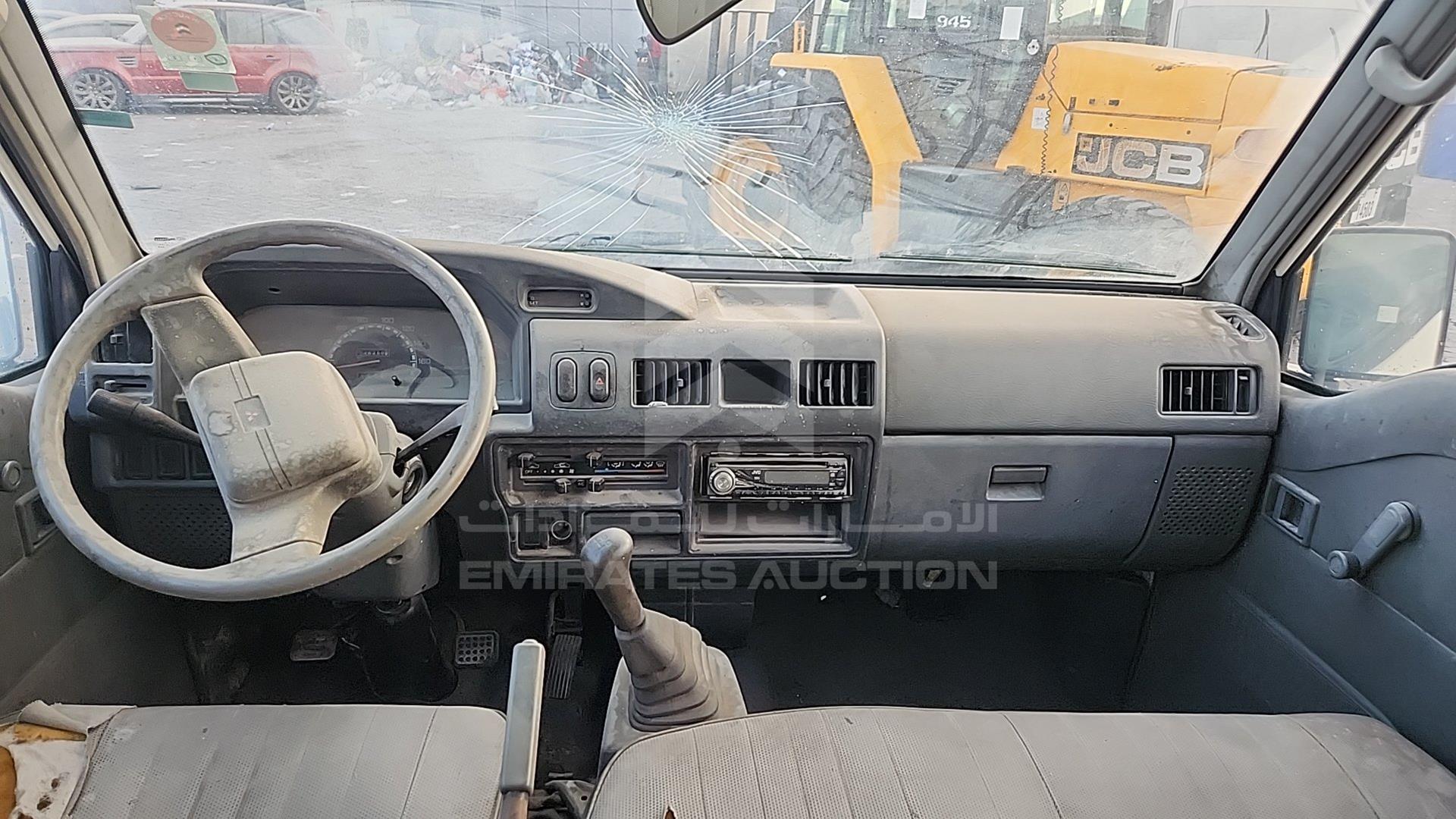 2011 MITSUBISHI L 300 VIN: JMYHNP13WBA700990