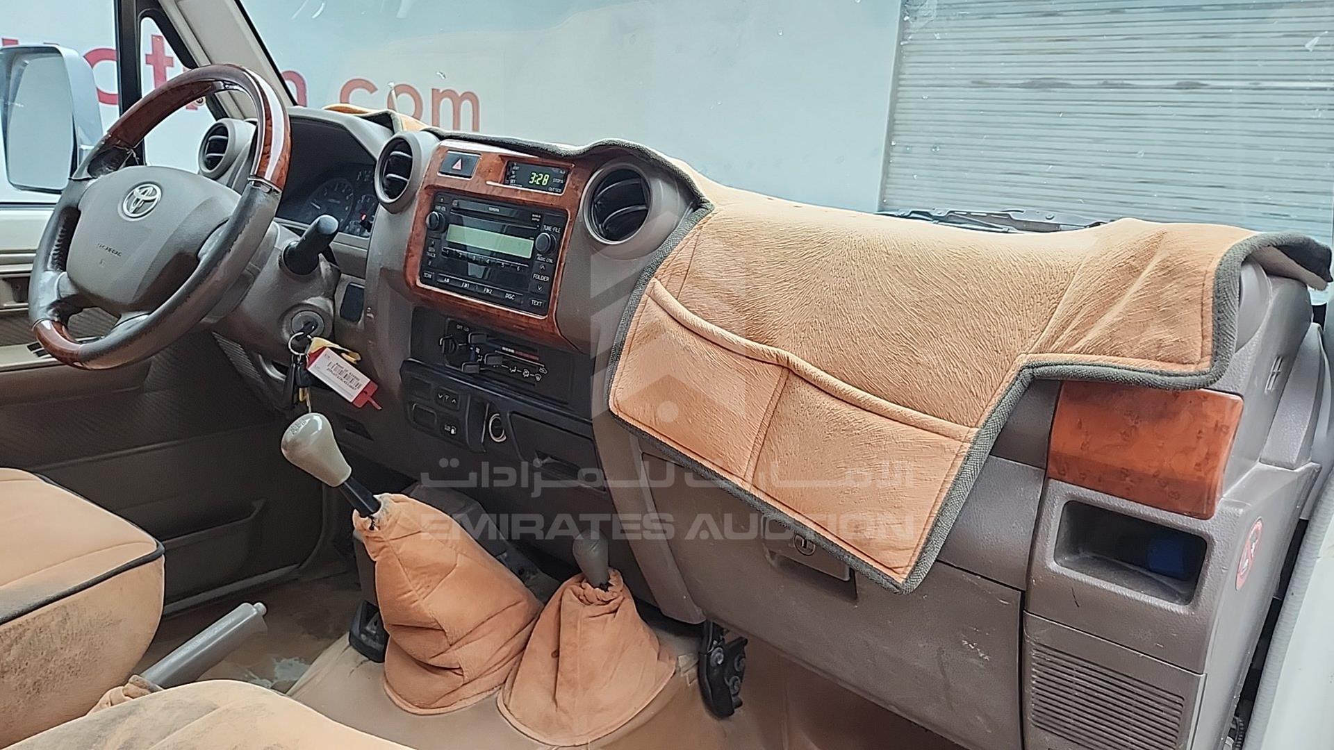 2012 TOYOTA LAND CRUISER VIN: JTFLU73J3C4522897