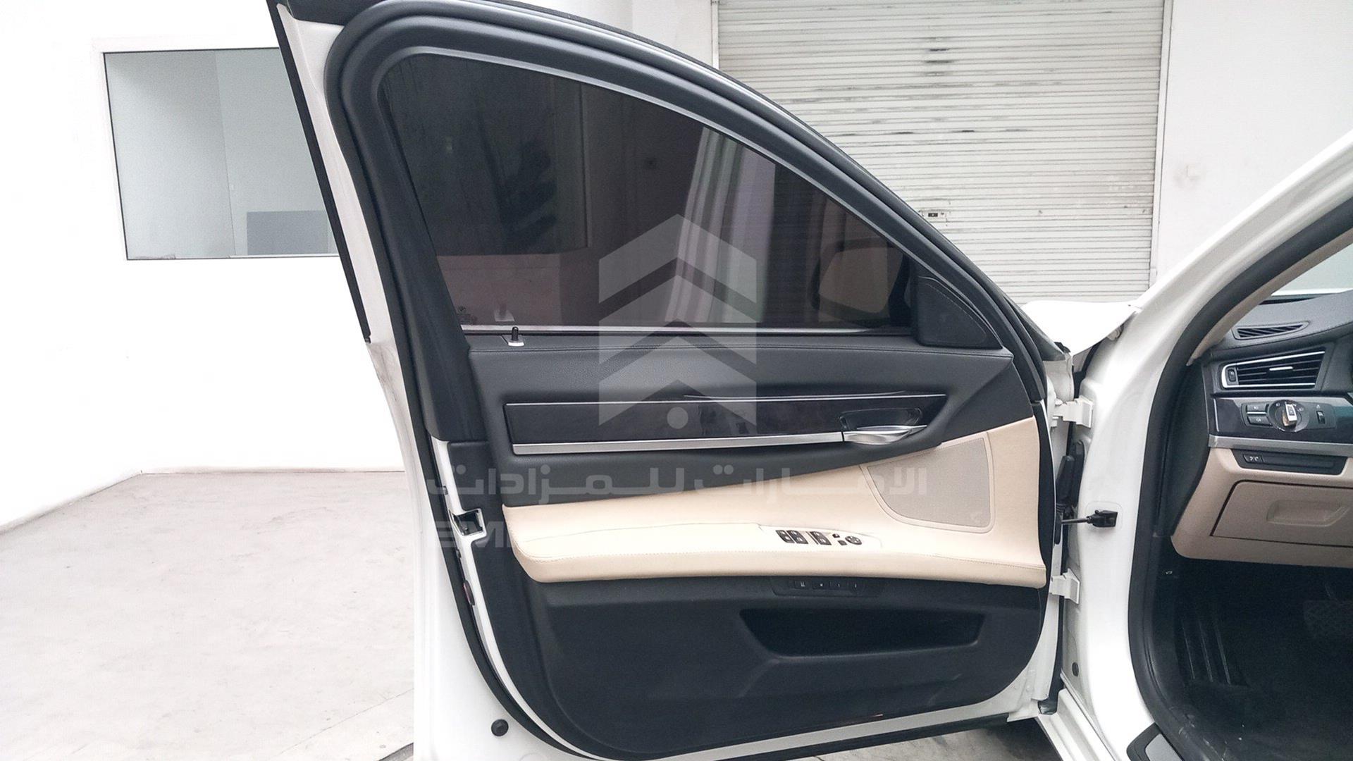 2009 BMW 740 IL VIN: WBAKB410X9CY46332