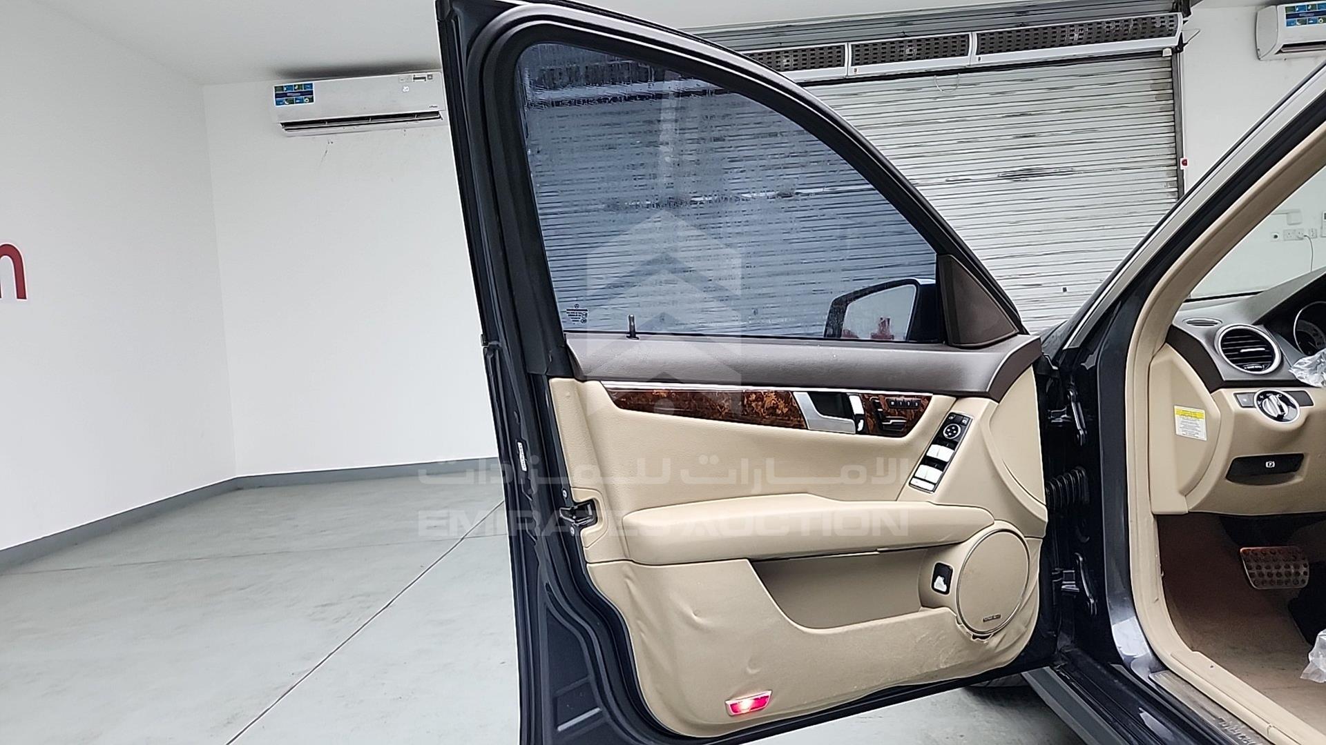 2014 MERCEDES C 250 VIN: WDDGF4HB7ER317471