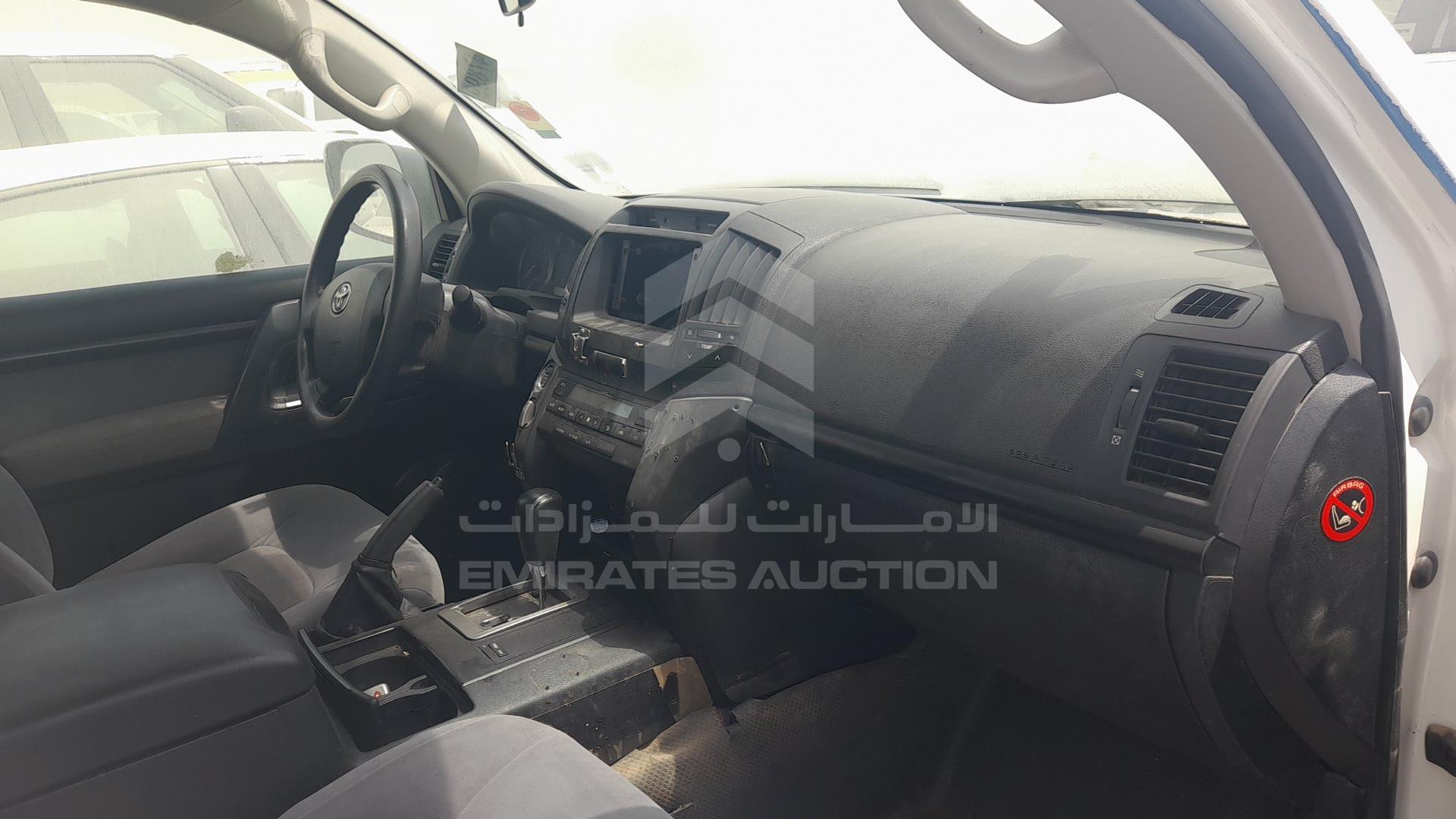 2011 TOYOTA LAND CRUISER VIN: JTMDU09J4B4044435