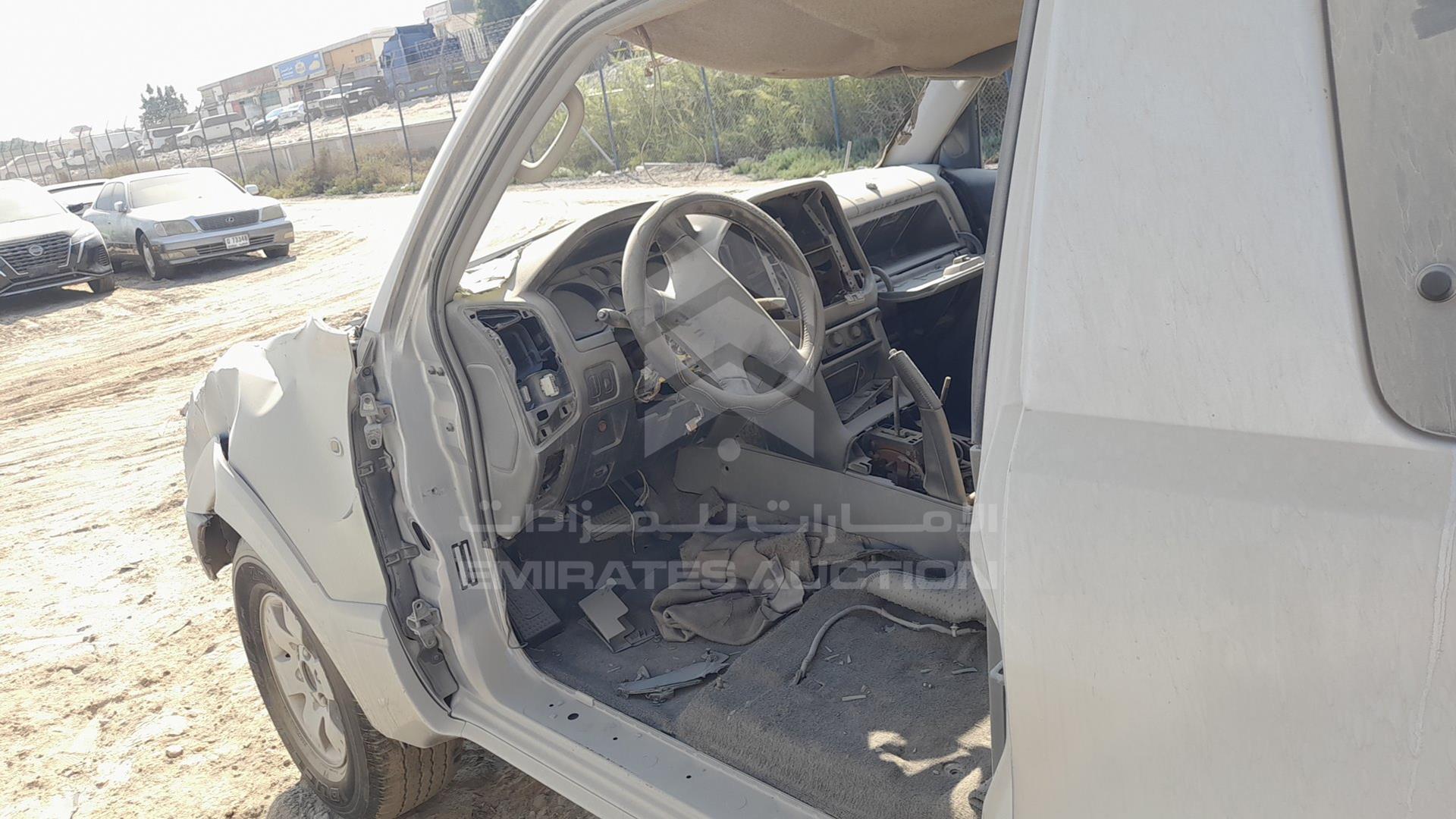 2005 MITSUBISHI PAJERO VIN: JMYMRV63W5J711085