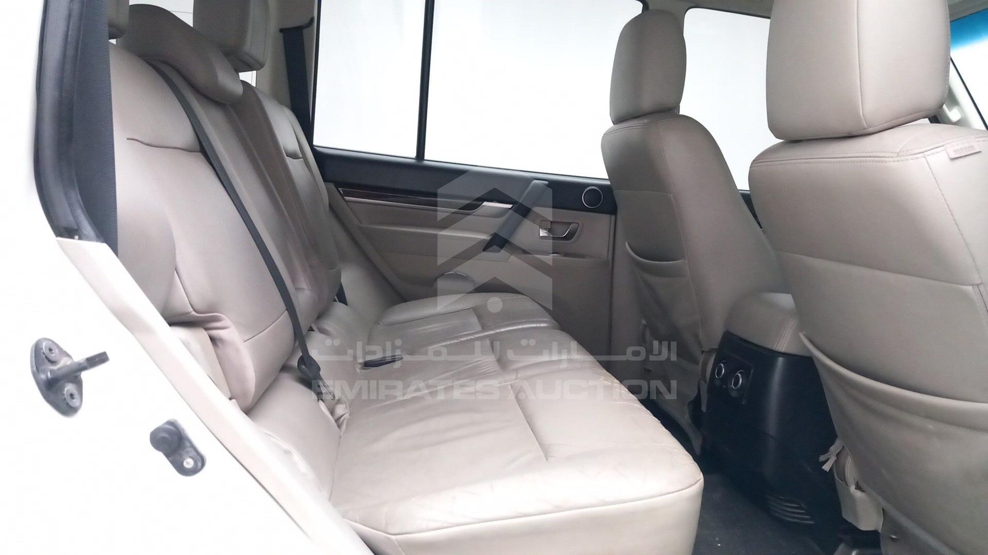 2010 MITSUBISHI PAJERO VIN: JMYLRV95WAJ713865