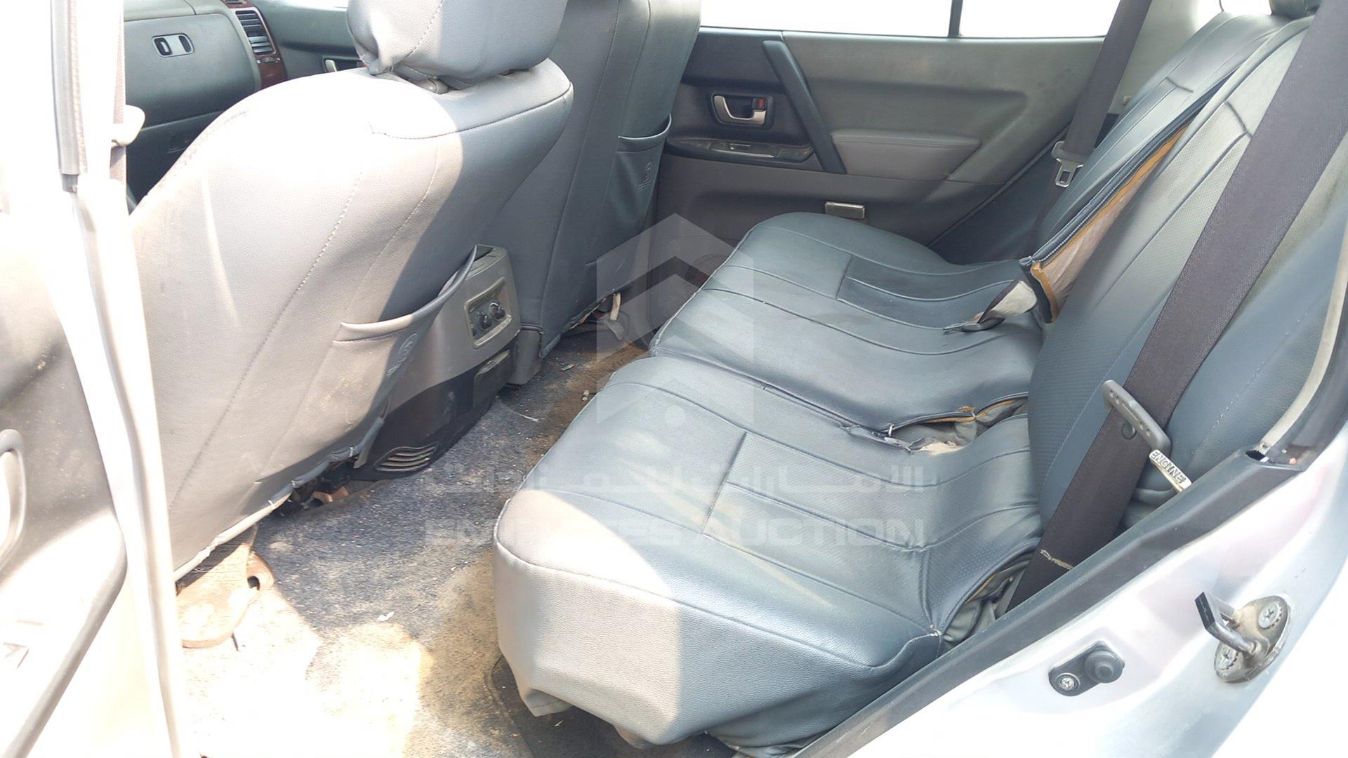 2006 MITSUBISHI PAJERO VIN: JMYLRV73W6J704329