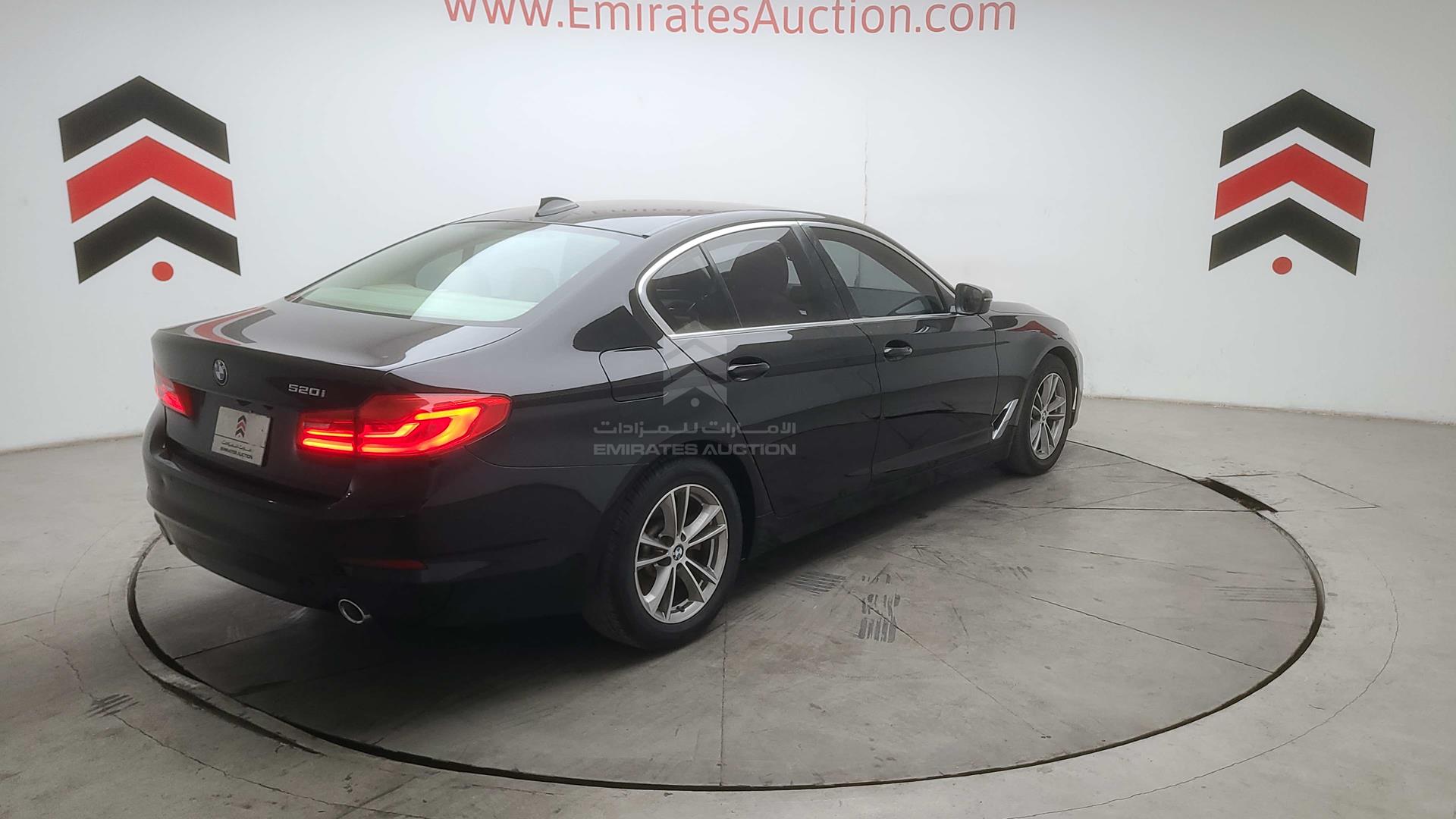 2019 BMW 520 VIN: WBAJA1A07KWW09864