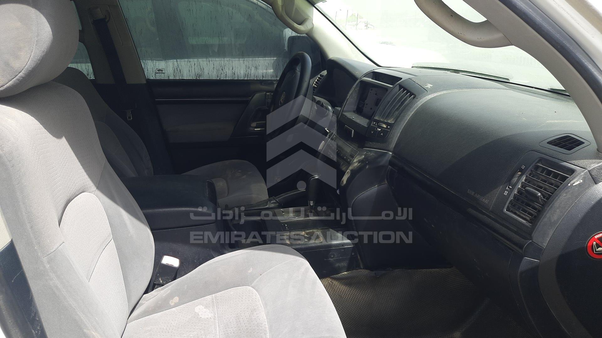 2011 TOYOTA LAND CRUISER VIN: JTMDU09J9B4034810