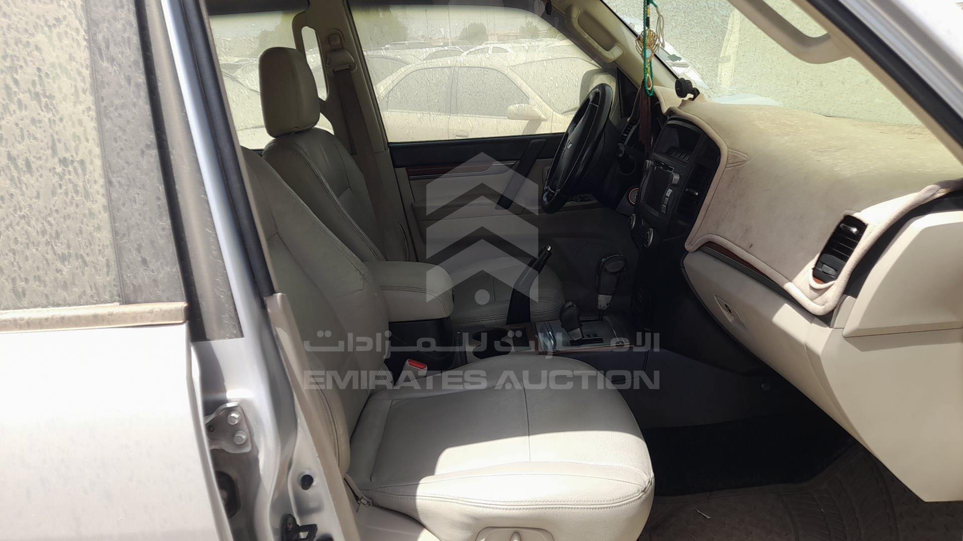 2008 MITSUBISHI PAJERO VIN: JMYLRV93W8J721894