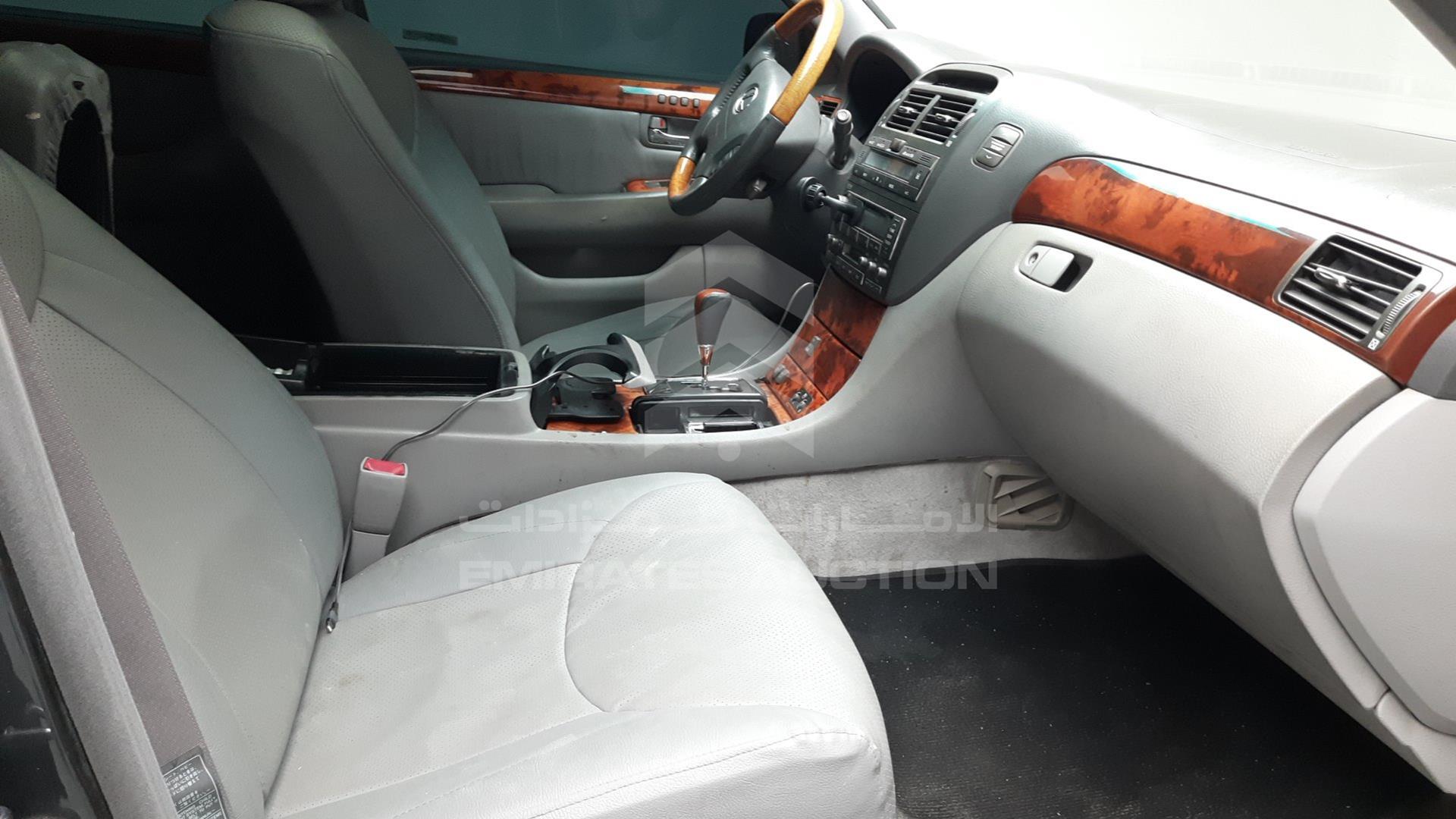 2004 LEXUS LS 430 VIN: JTHBN36F040132008