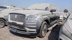 2021 Lincoln Navigator — Front Left Angle — Photo 6 — Thumbnail