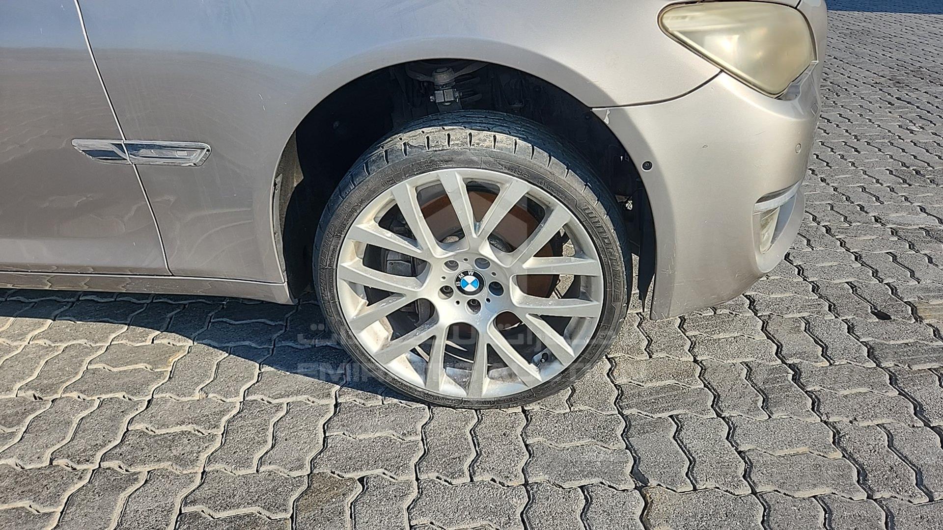 2013 BMW 750 VIN: WBAYE8101DD145934