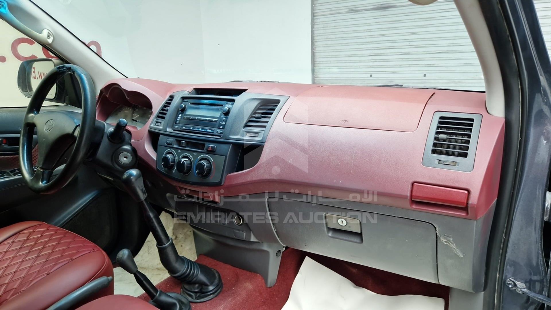 2013 TOYOTA HILUX VIN: MR0FX22G8D1085361
