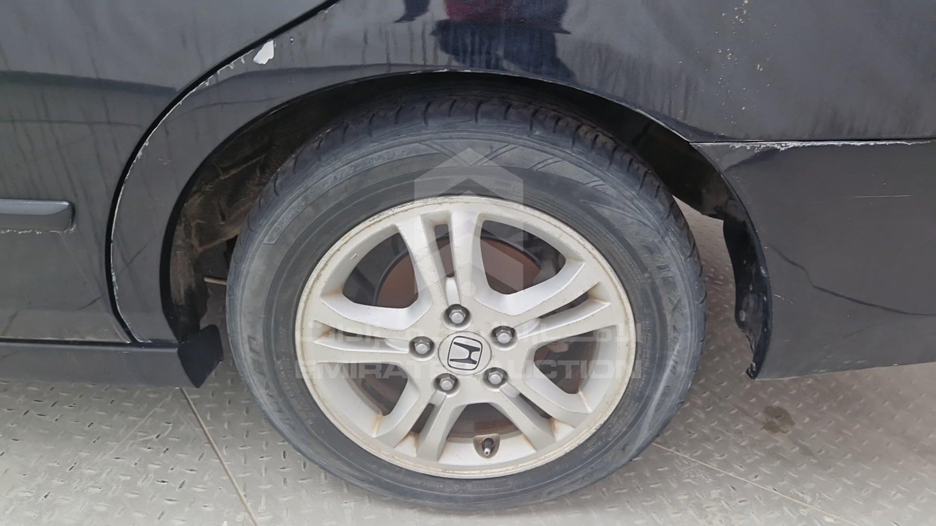 2006 HONDA ACCORD VIN: JHMCM567X6C404769