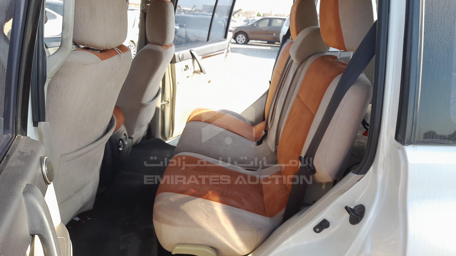 2013 MITSUBISHI PAJERO VIN: JMYLRV95WDJ702310