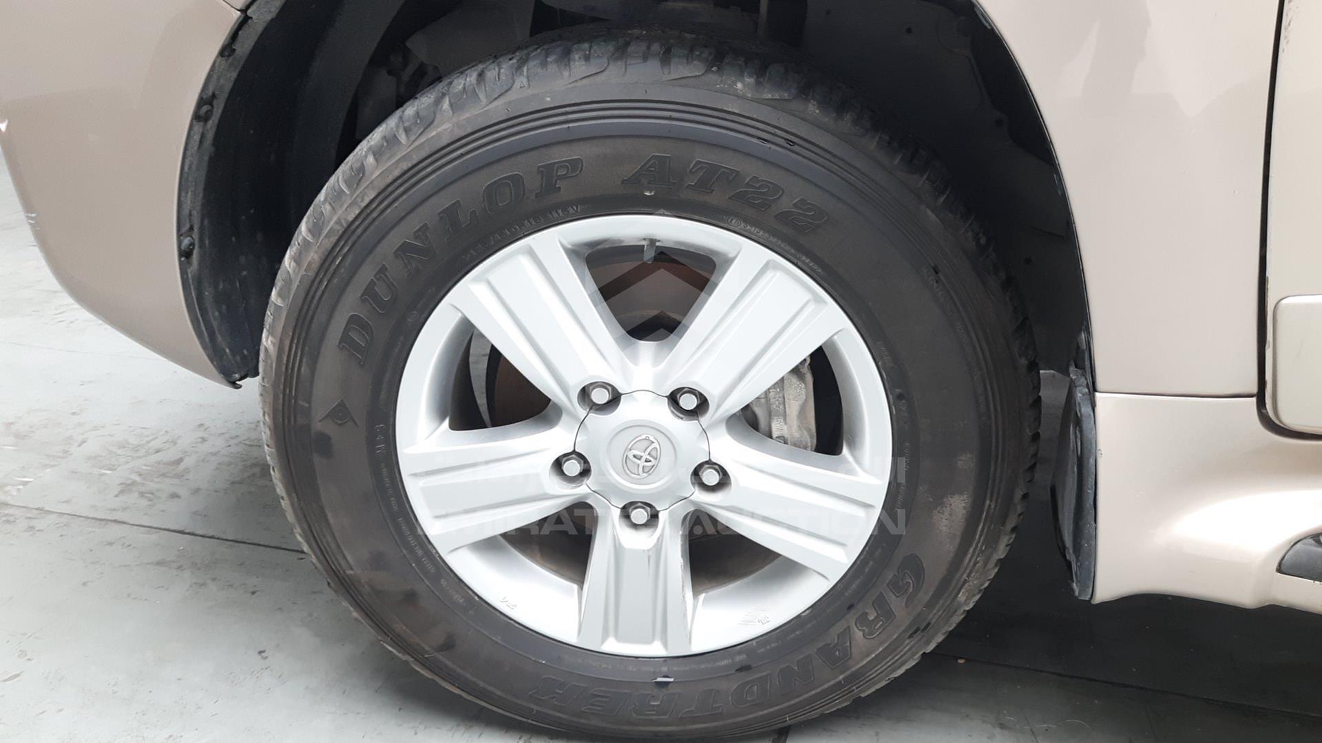 2015 TOYOTA LAND CRUISER VIN: JTMHY05J5F4032408