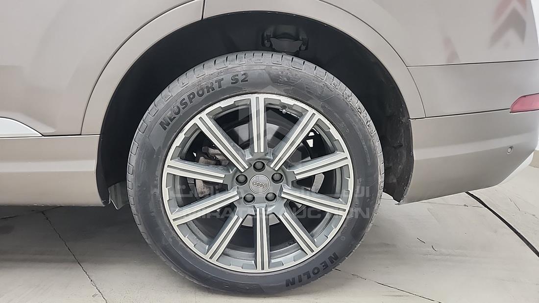 2016 Audi Q7 — Rear Left Tyre — Photo 37