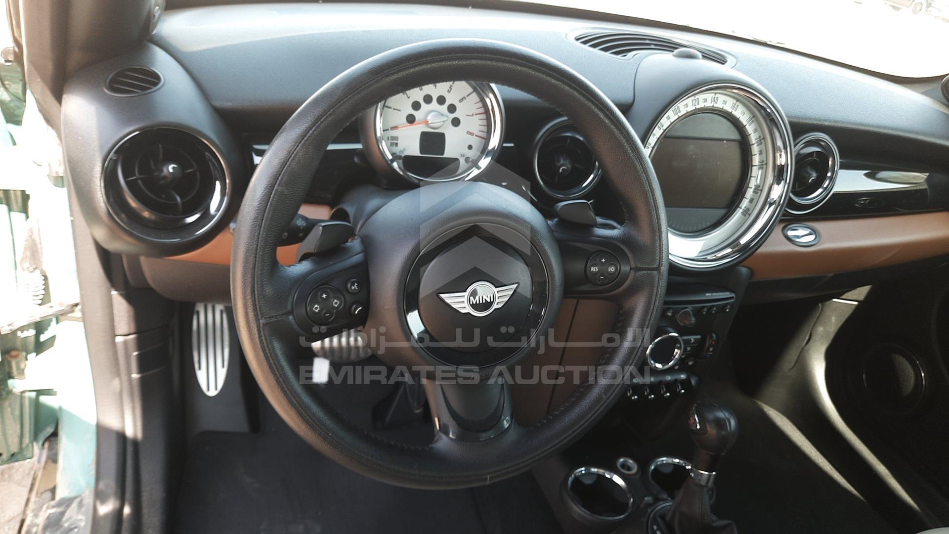 2012 MINI COOPER S VIN: WMWSX310XCT381344