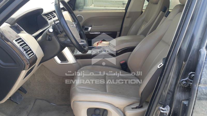 SALGA2DF9GA260951 Auction: EmiratesAuction Lot: 408501 SALGA2DF9GA260951 Range Rover Vogue 2016 BLACK Photo 9