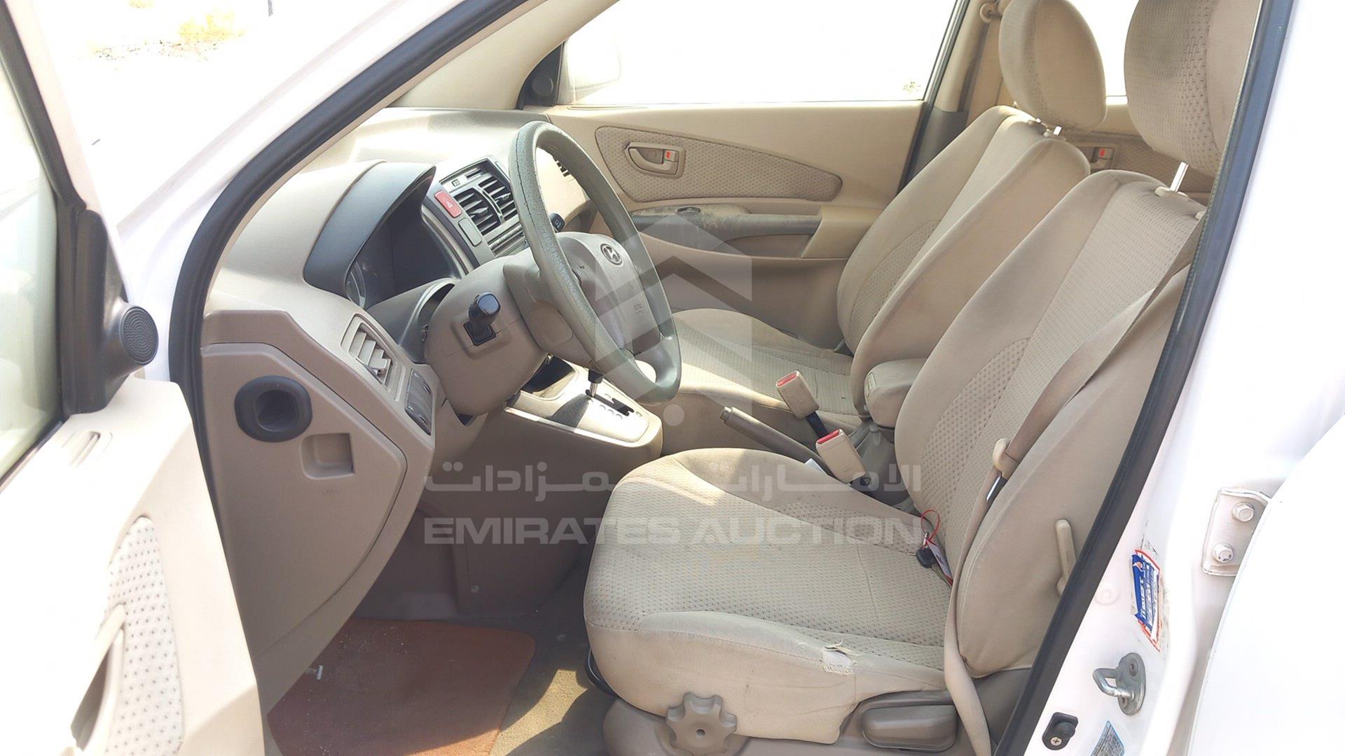 2009 HYUNDAI TUCSON VIN: KMHJM81B19U945936