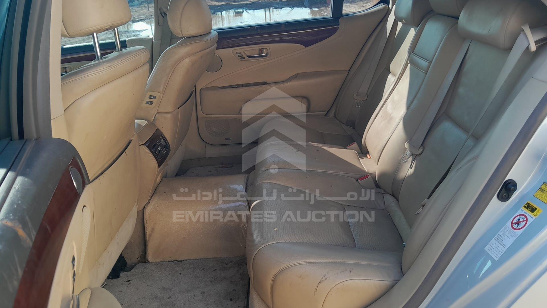2007 LEXUS LS 460 L VIN: JTHGM46F375017716