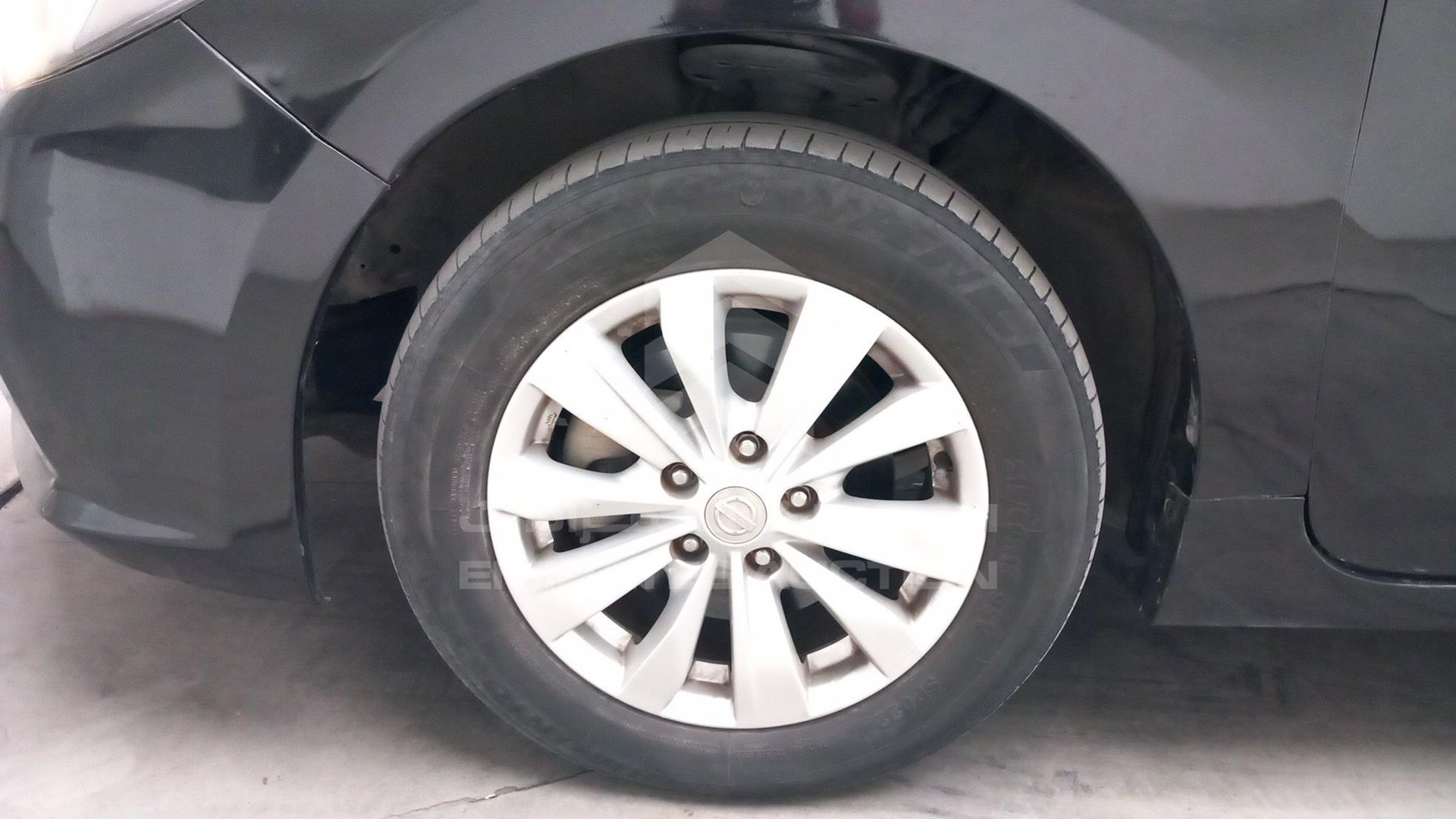 2017 NISSAN TEANA VIN: LGBF5AE07HR312584