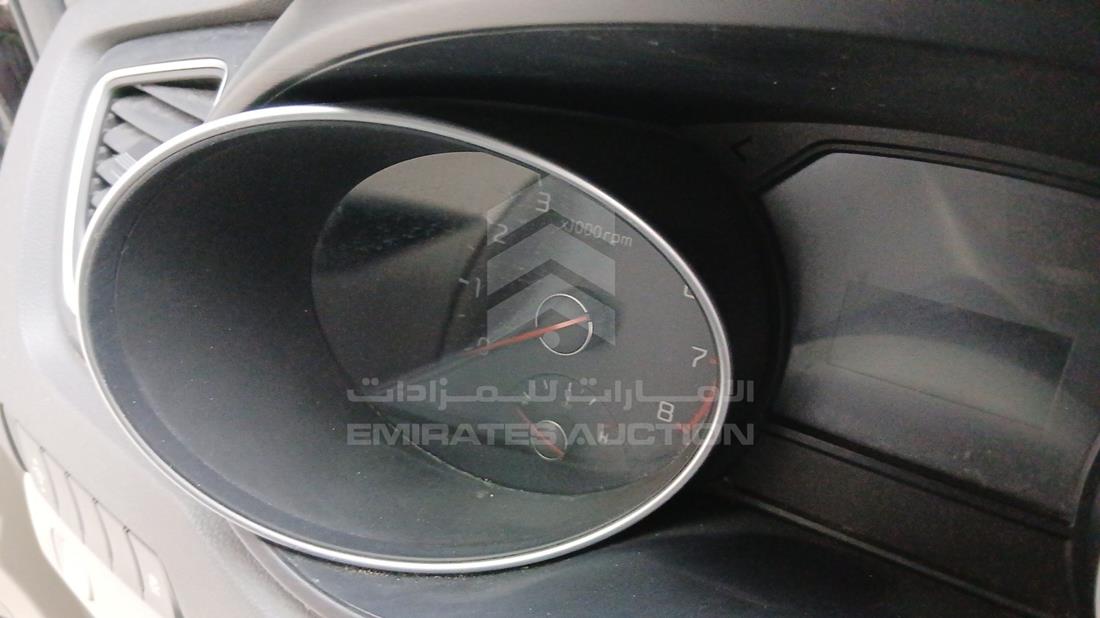 2015 Kia Sedona — Speedometer & RPM Gauges — Photo 22