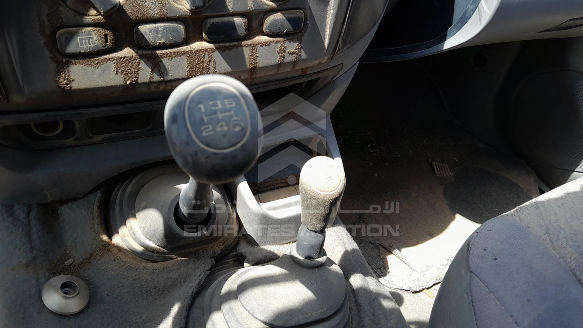 2000 TOYOTA LAND CRUISER VIN: JTCHJ01J7Y0031043