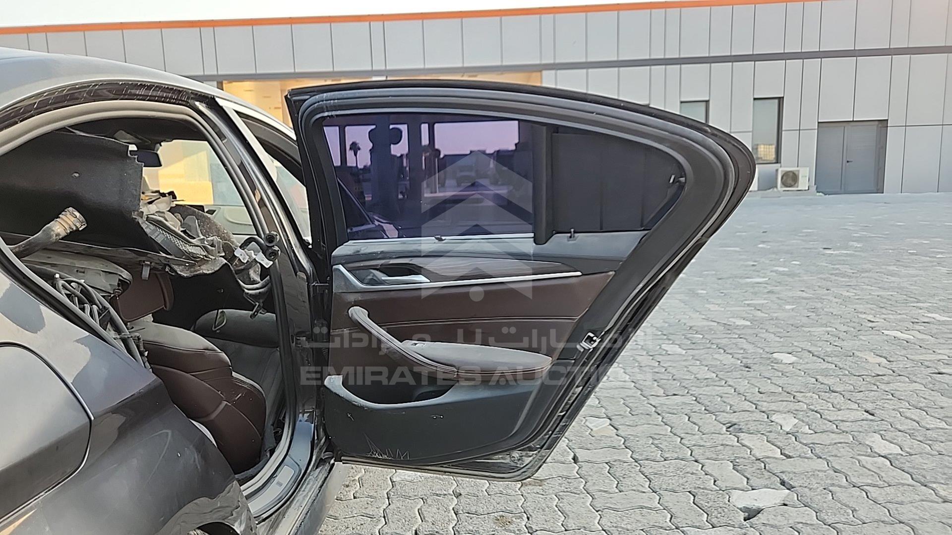 2020 BMW 530 VIN: WBAJR5102LWW74865
