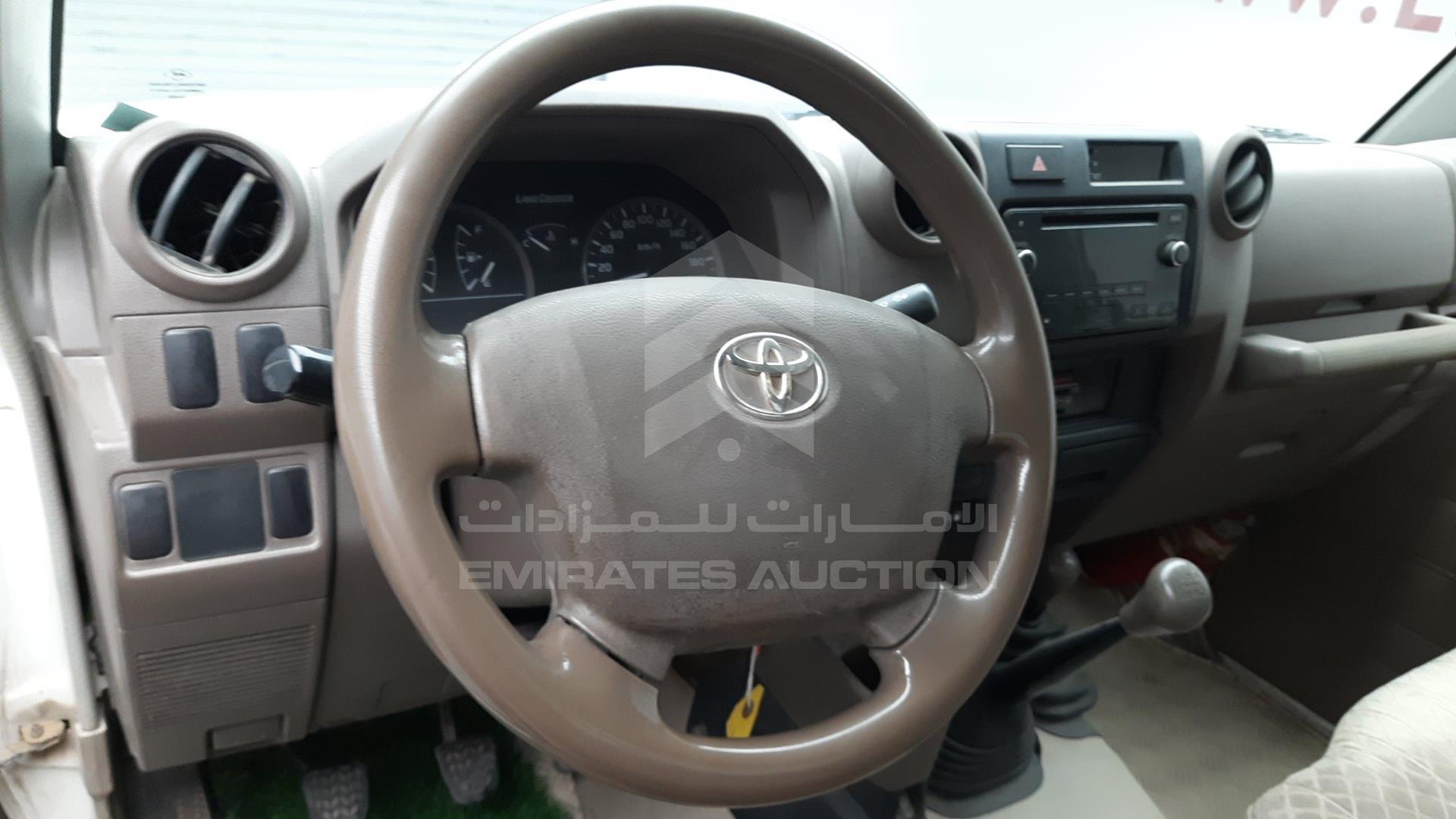 2010 TOYOTA LAND CRUISER VIN: JTFLU71J6A4302704