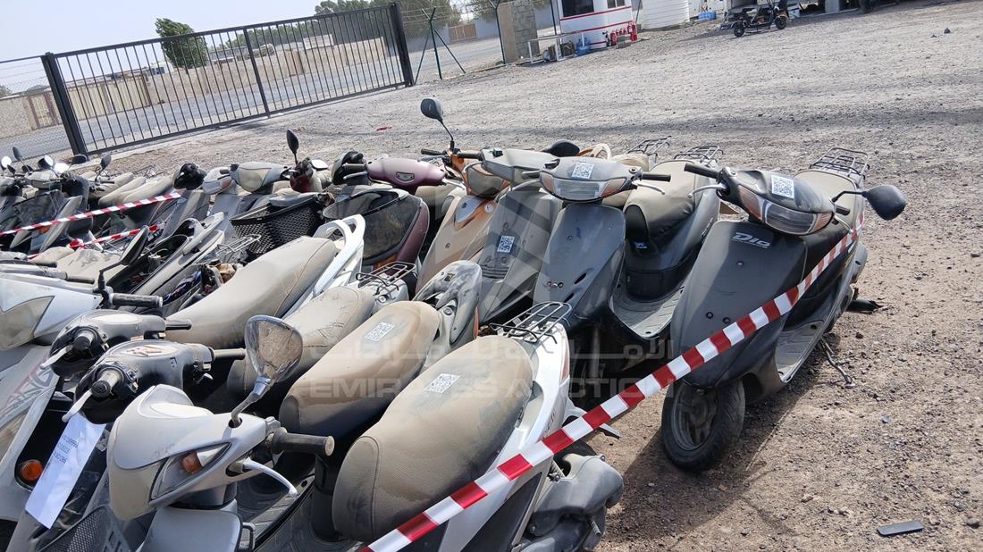 20 Scooter - Scrap without document — Front Left Driver Seat View — Photo 12
