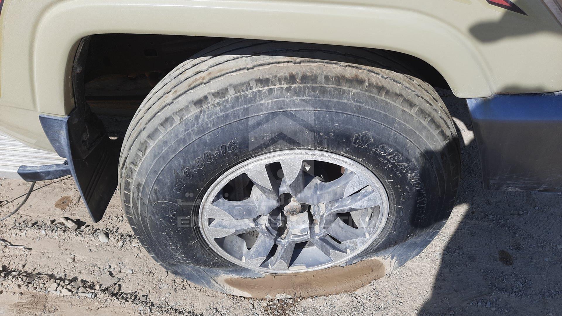 2009 TOYOTA LAND CRUISER VIN: JTFLJ73J896051562