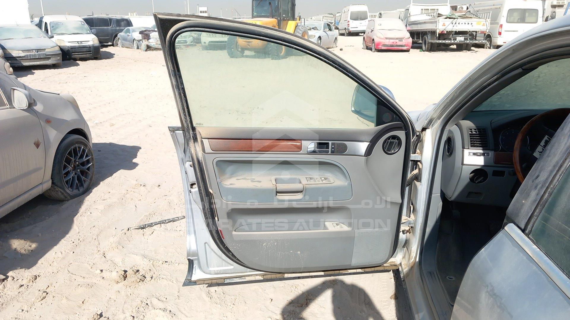 2005 VOLKSWAGEN TOUAREG VIN: WVGAE57L85D054872