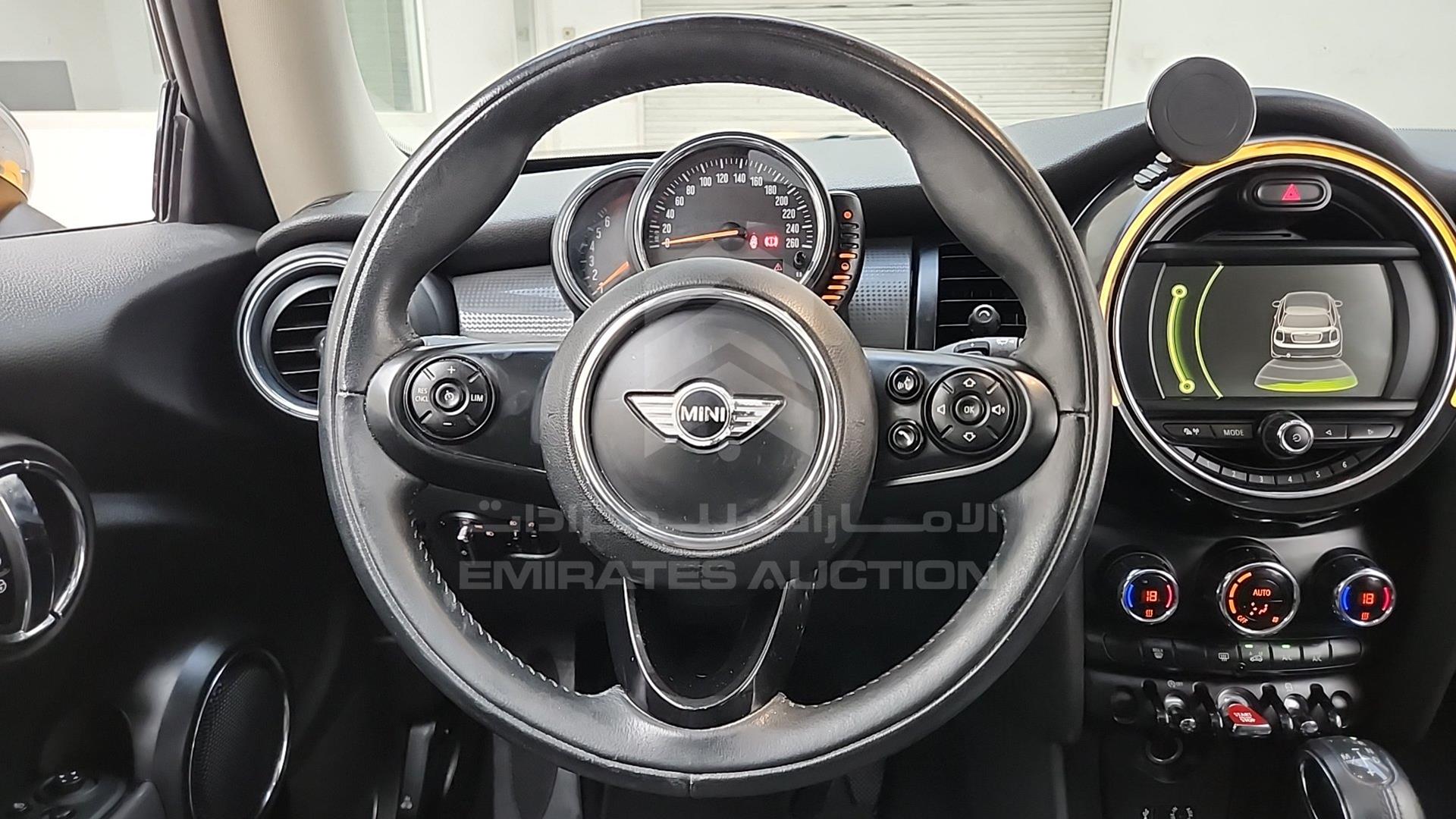 2016 MINI COOPER VIN: WMWXM5109G2A68567
