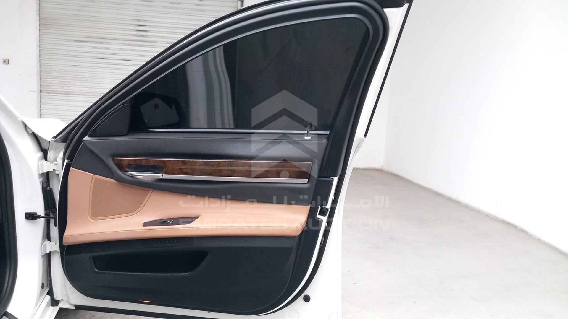 2013 BMW 730 VIN: WBAYE2109DDZ45880