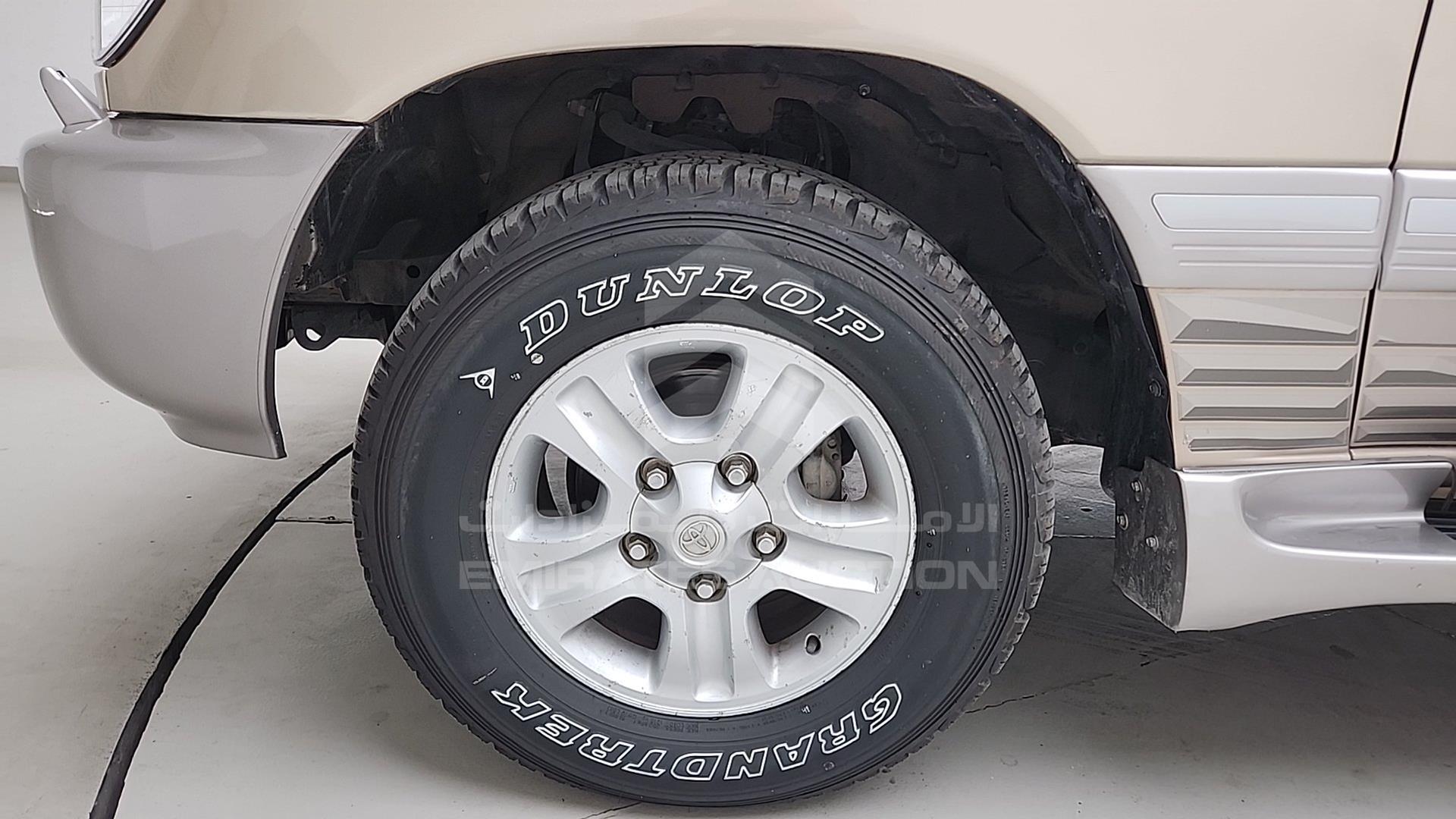 2005 TOYOTA LAND CRUISER VIN: JTEHT05J052069029