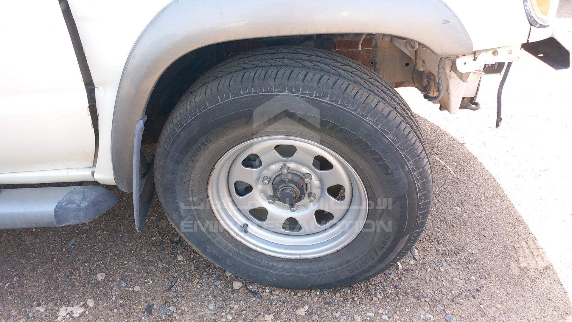 2004 NISSAN PATHFINDER VIN: JN8DR05Y24W702446
