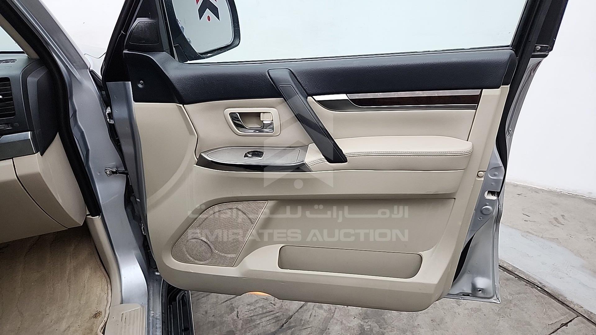 2012 MITSUBISHI PAJERO VIN: JMYLRV95WCJ709340