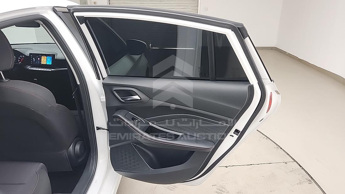 ام جي GT 2024 — الباب الخلفي الأيمن — صورة 26