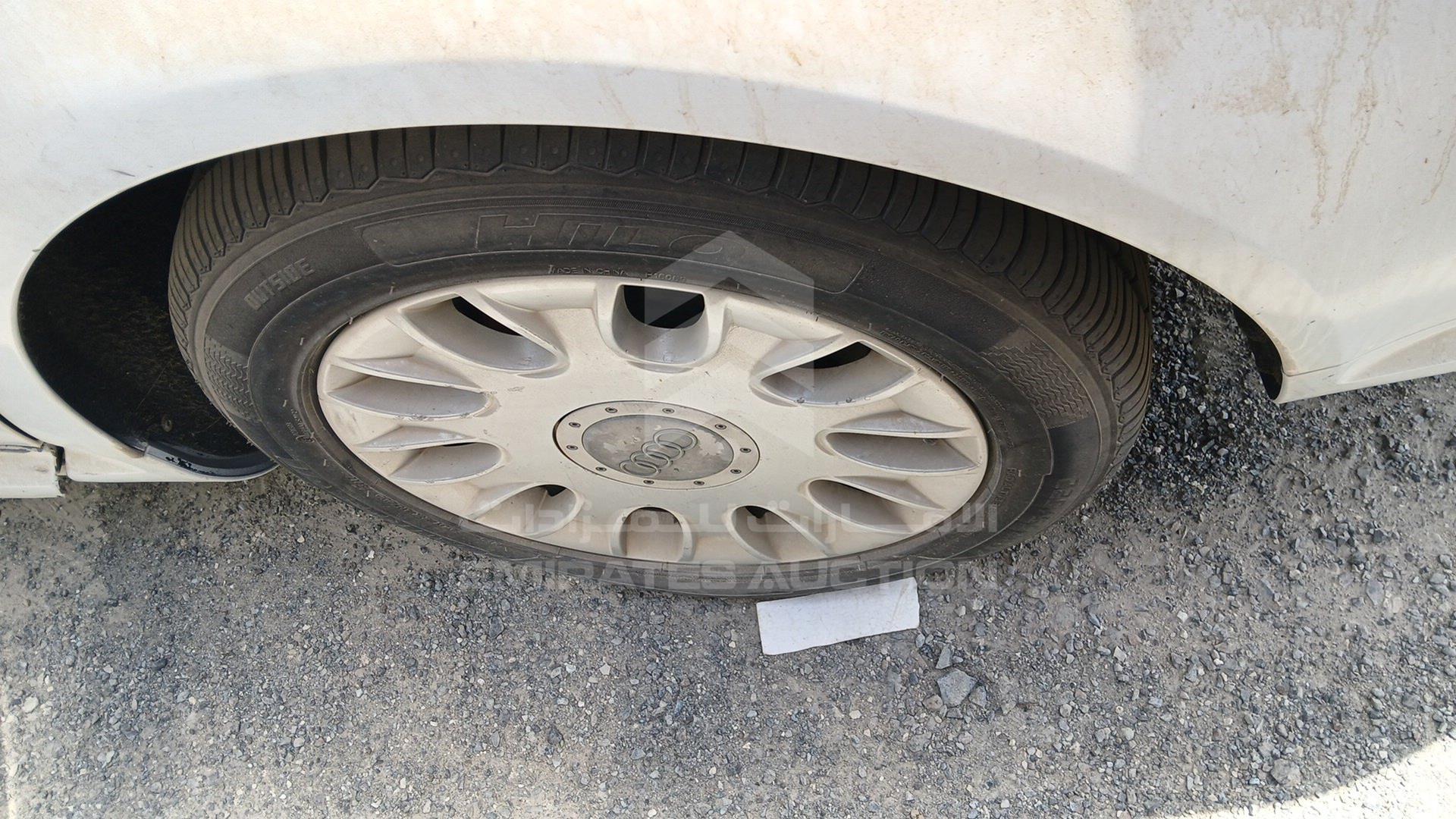 2005 AUDI A8 VIN: WAUMT44E05N002747